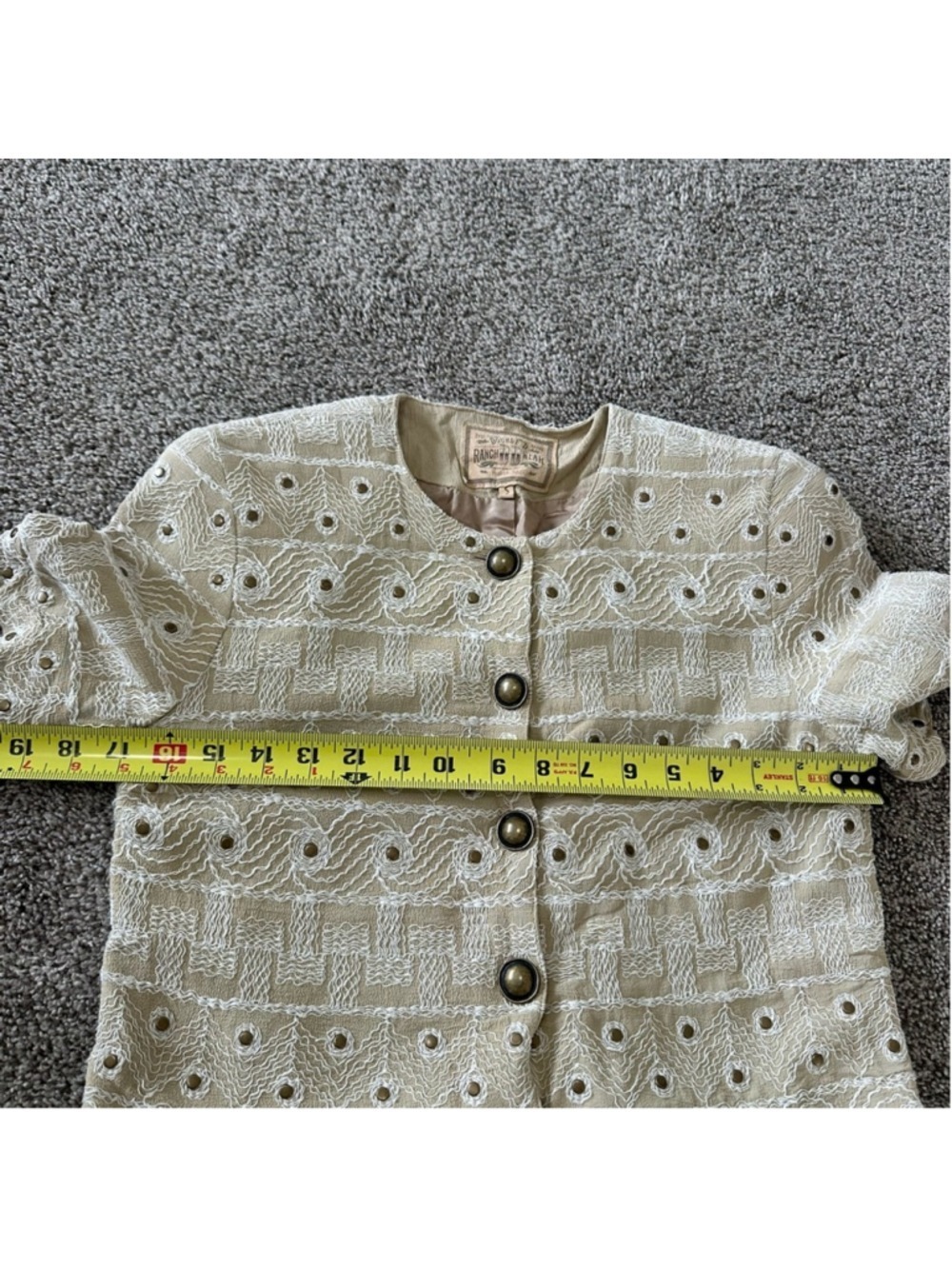 Double D Ranch Beige Textured Embroidered Buttoned Top Small - Picture 10 of 11